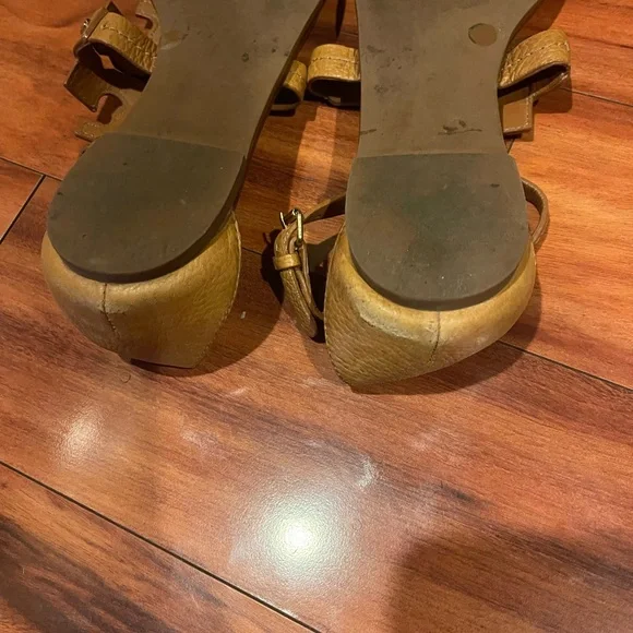 Tory Burch Tan Leather Thong Sandals size 13 - Picture 6 of 6